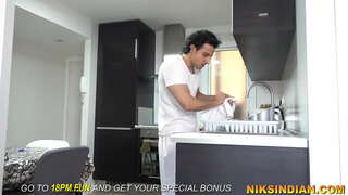 Â�ーバントの修士娘peeingしゃ彼女のお尻