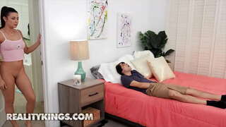 Królowie rzeczywistości - RK Prime - Kylie &quot;Rocket&quot;, Ricky Spanish Lepkie fotel