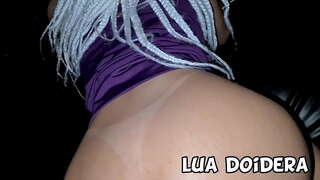 Novinha do Rio de Janeiro Lua Doidera no glory hole na festa de స్వింగ్ e fez అనేక మగ gozarem na punheta e boquete