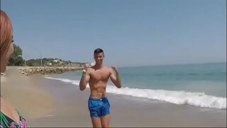 Tineri Kitty Place îi place să-bang-ului băieți în mijlocul țării!