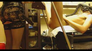 Fant Ima Velikanski Strapon Svojo Rit